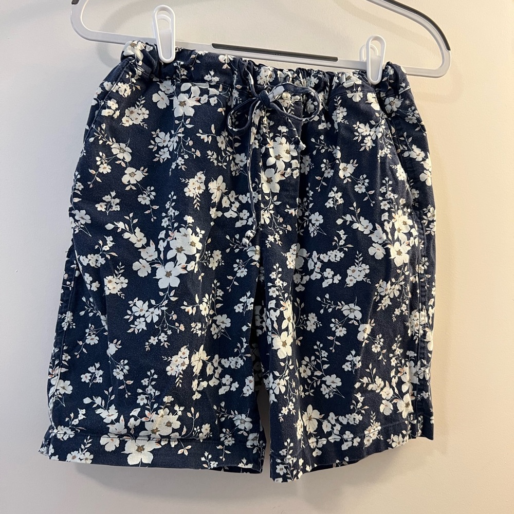 Wildfang Blue Floral Essential Shorts - Small